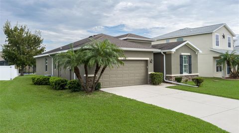 A home in ELLENTON