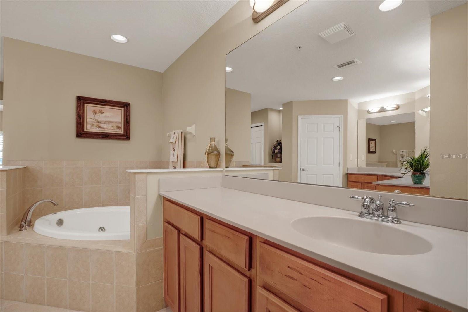 SEMINOLE ISLE CONDO - Residential