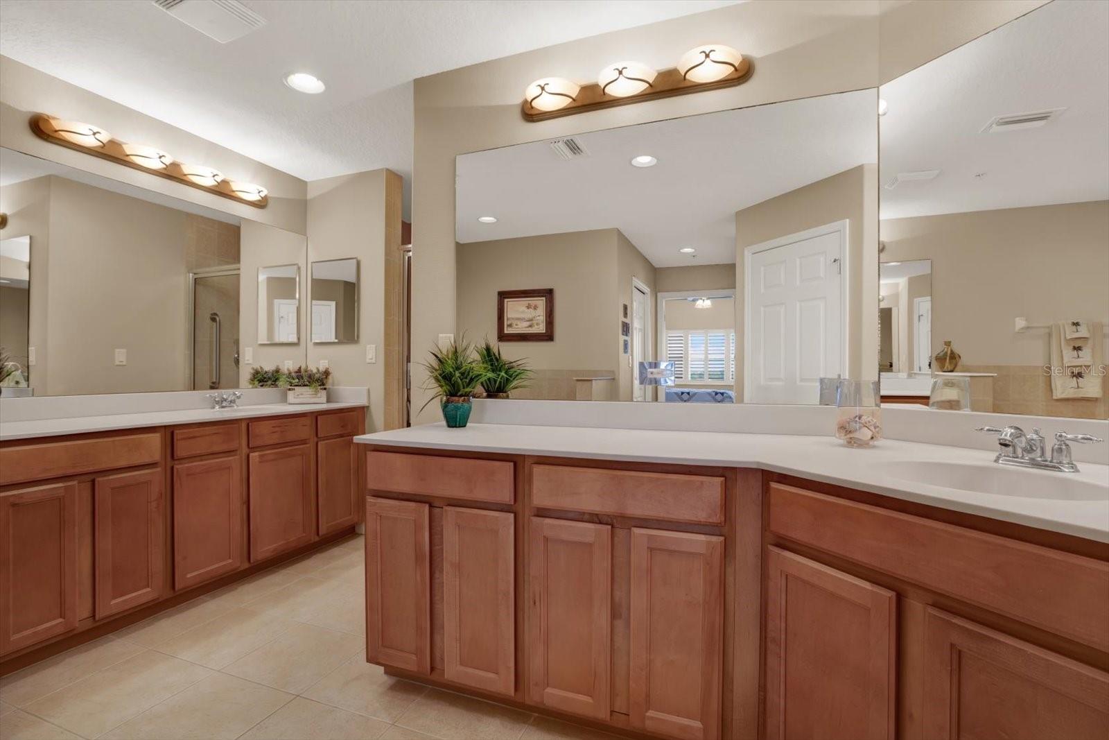 SEMINOLE ISLE CONDO - Residential