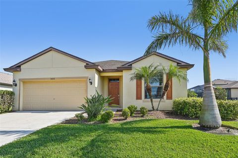 A home in PARRISH