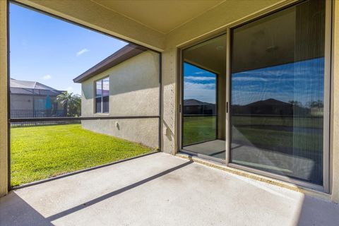 A home in PARRISH