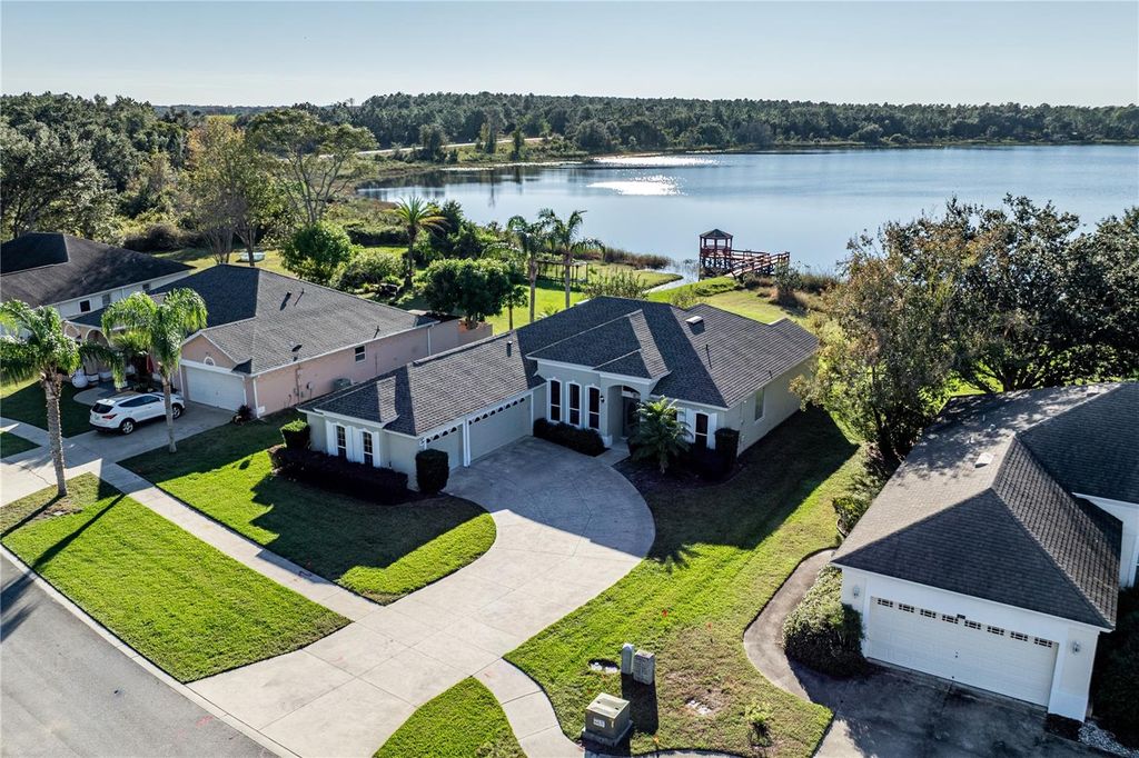 Photo of 3804 Bayshore Circle, Tavares, FL 32778 (MLS # G5105851)