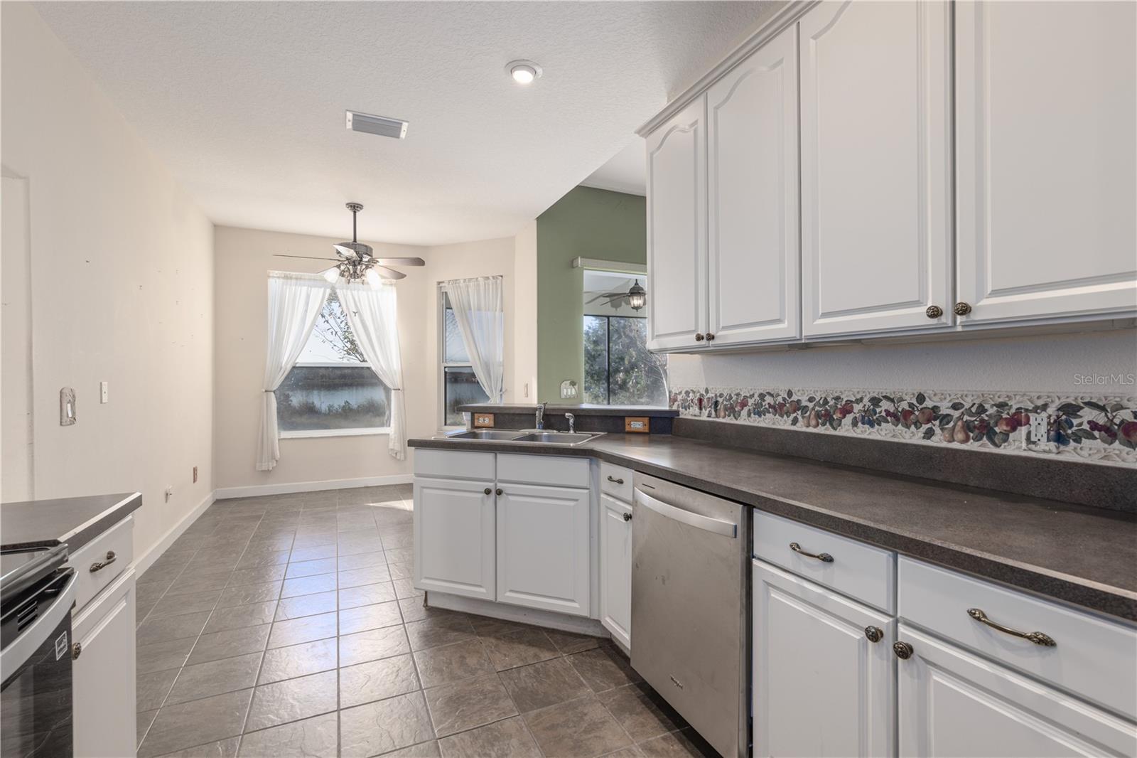 TAVARES LAKESIDE AT TAVARES SUB - Residential