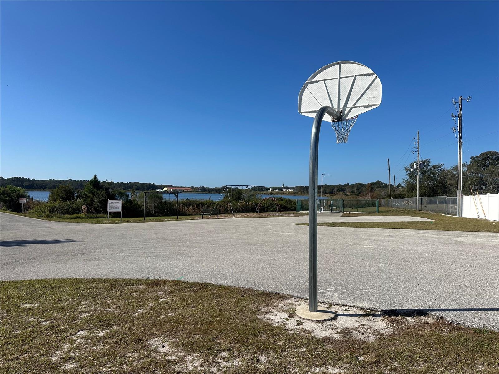 TAVARES LAKESIDE AT TAVARES SUB - Residential