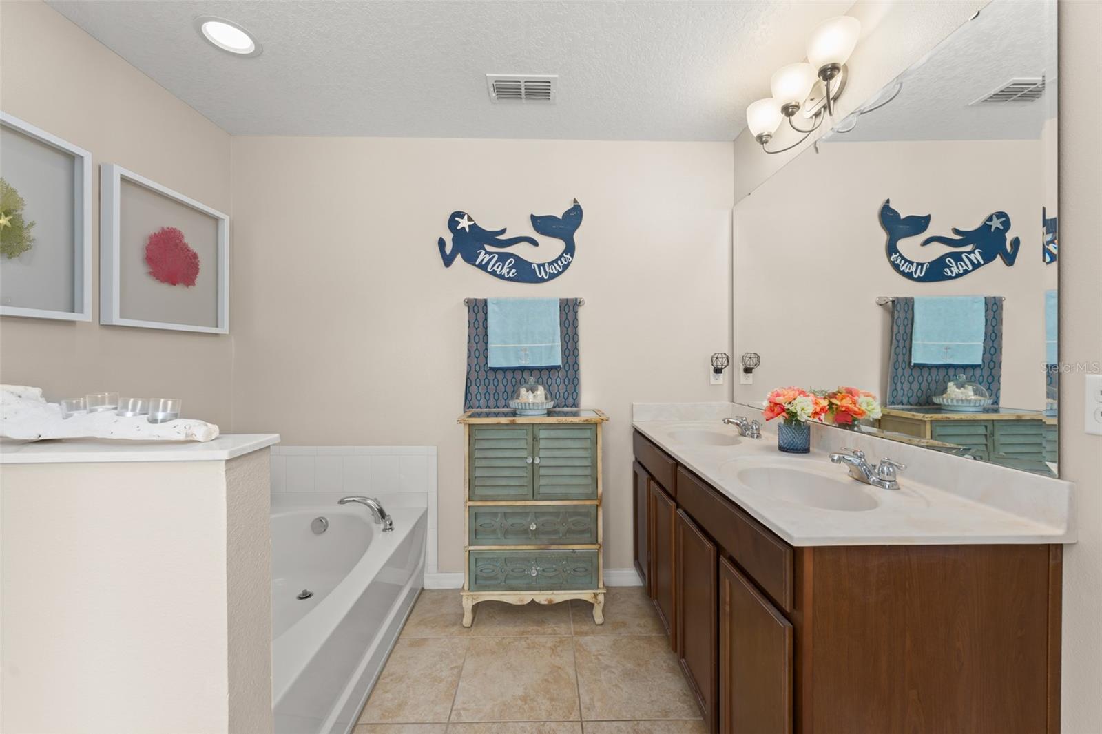 TRAFALGAR VILLAGE PH 3 - Residential