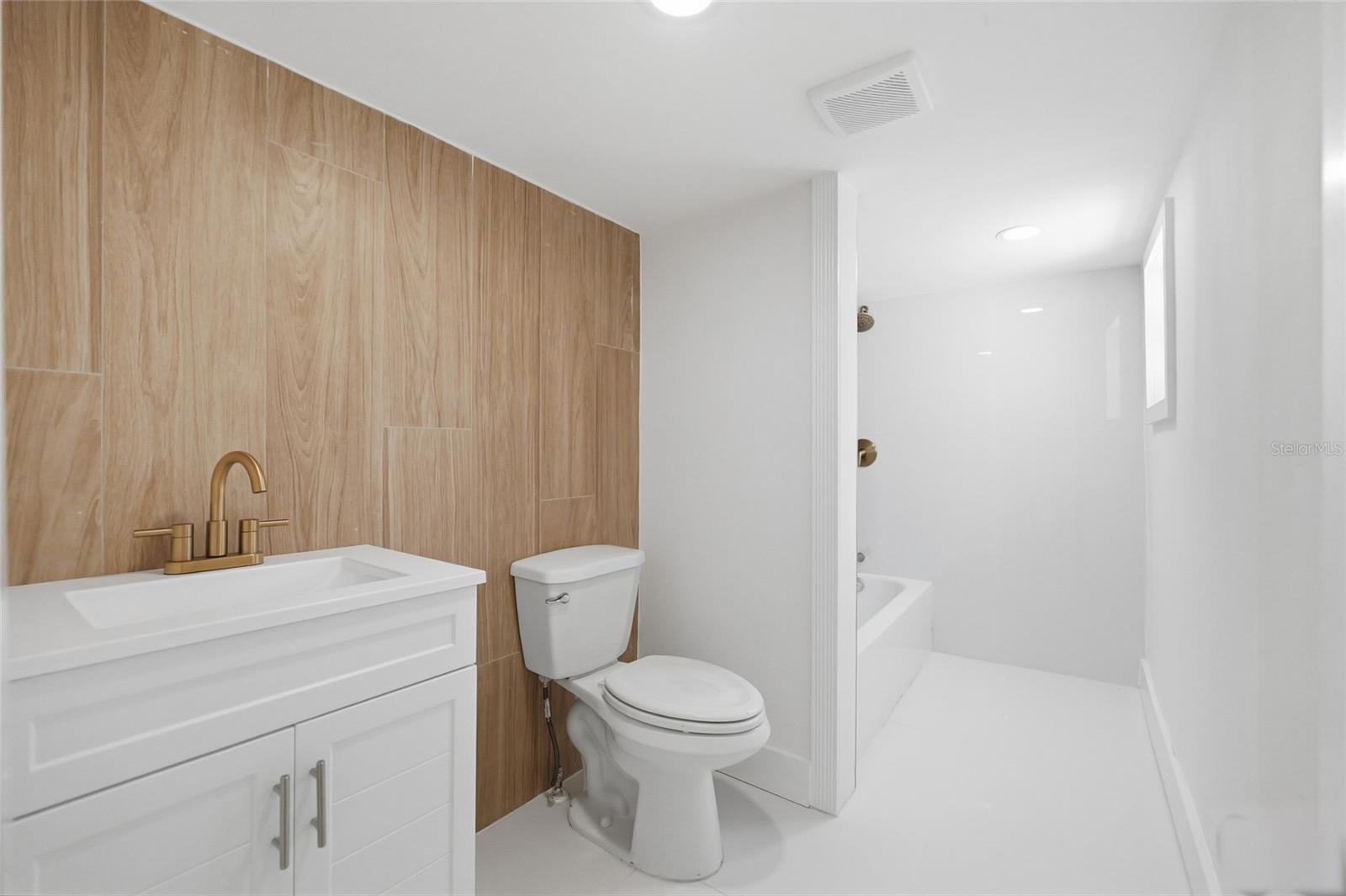 BENJAMINS ADD TO WEST TA - Residential