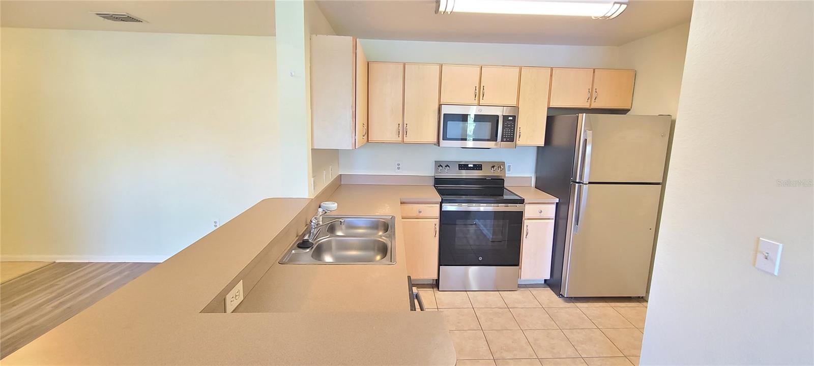 940 VILLAGE TRAIL 4-202