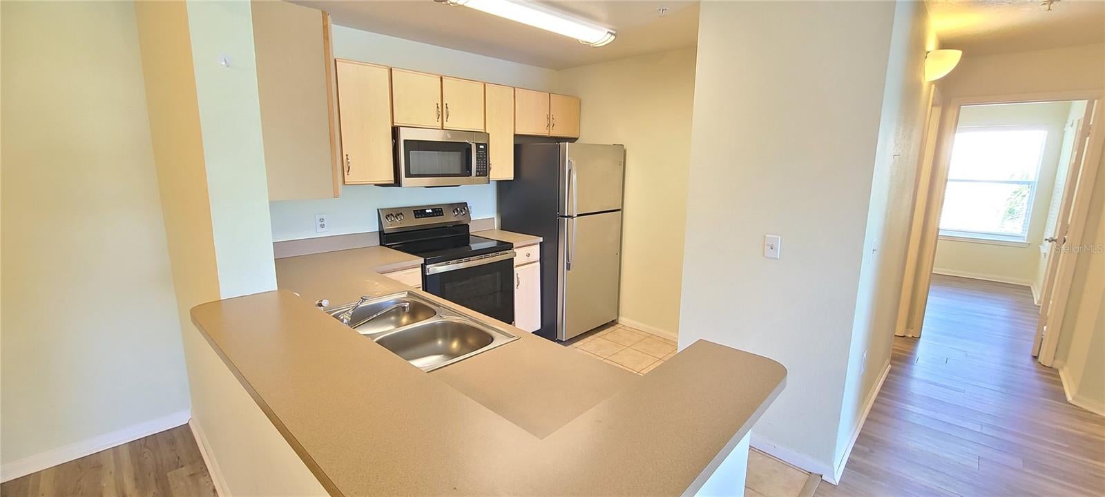 940 VILLAGE TRAIL 4-202