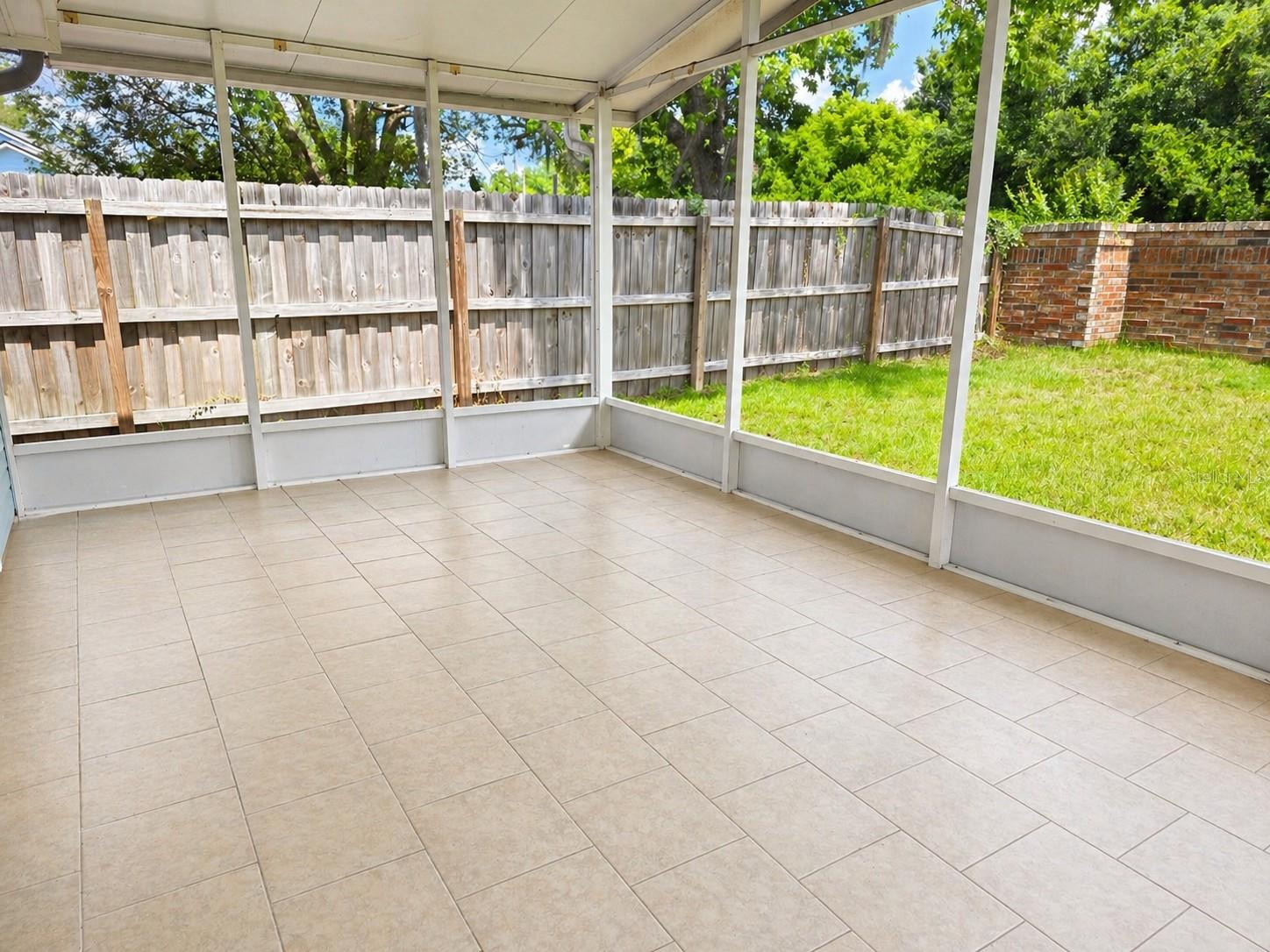 CHASE GROVES UNIT 1 - Residential