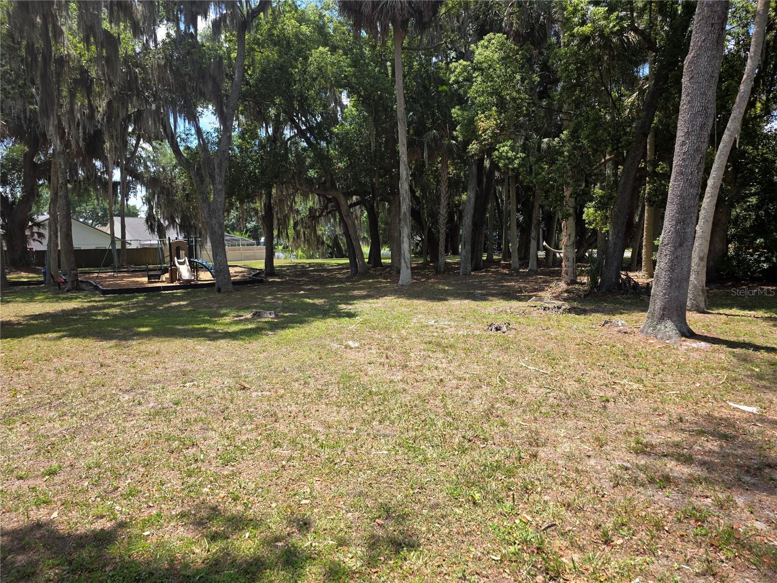 CHASE GROVES UNIT 1 - Residential