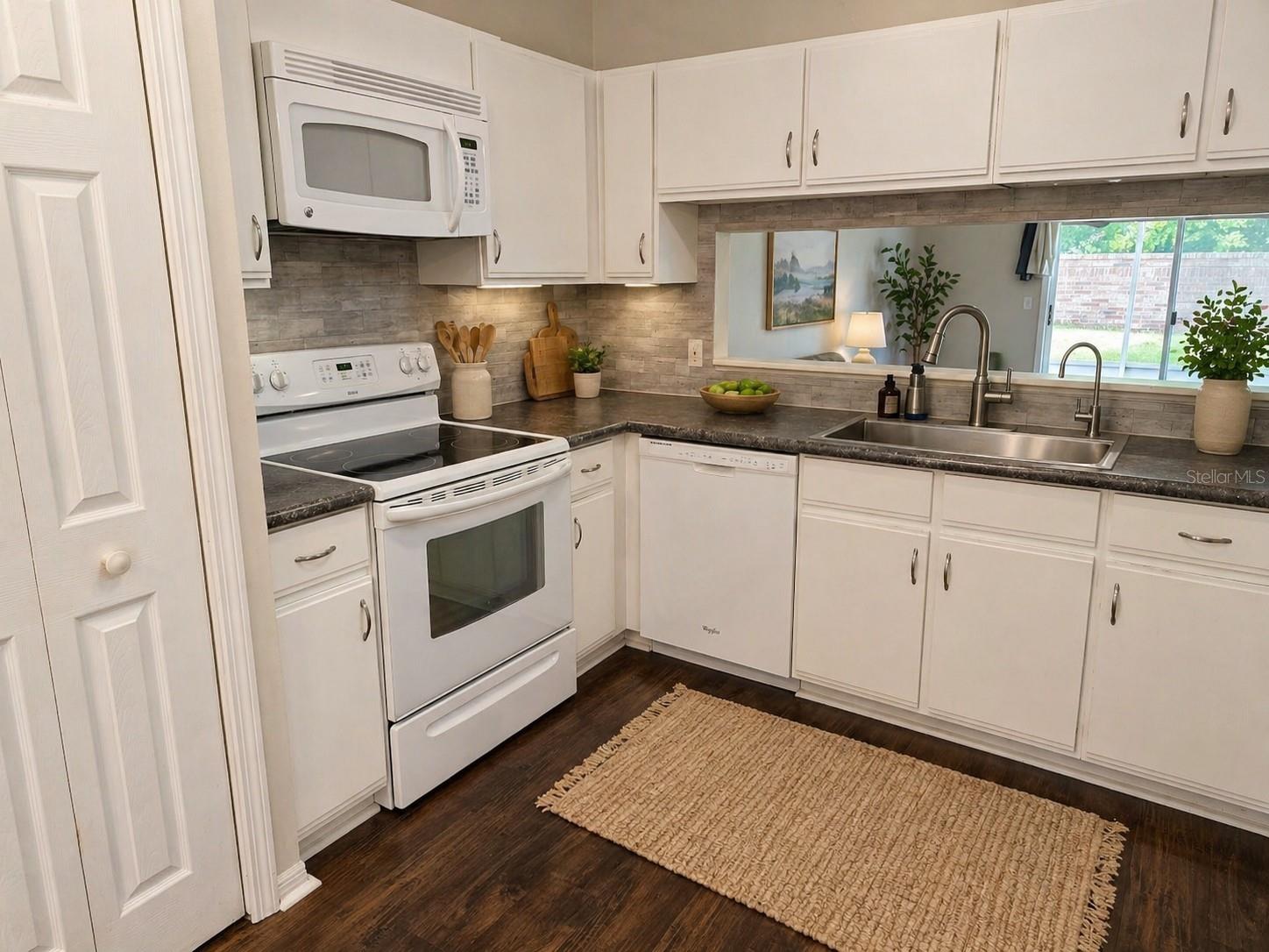 CHASE GROVES UNIT 1 - Residential