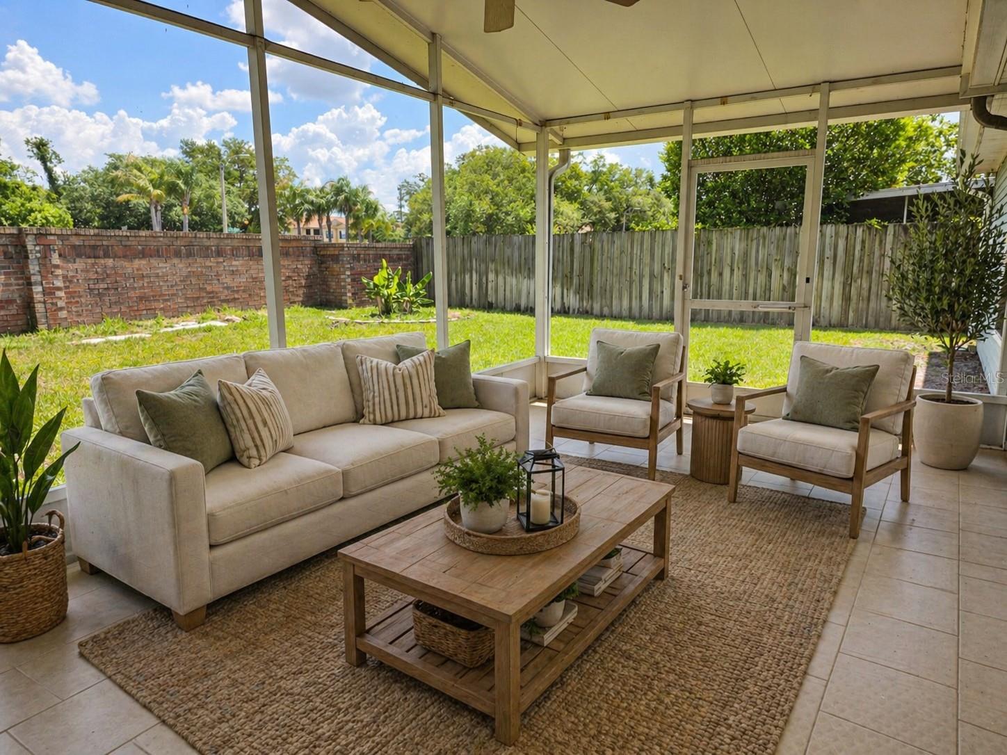 CHASE GROVES UNIT 1 - Residential