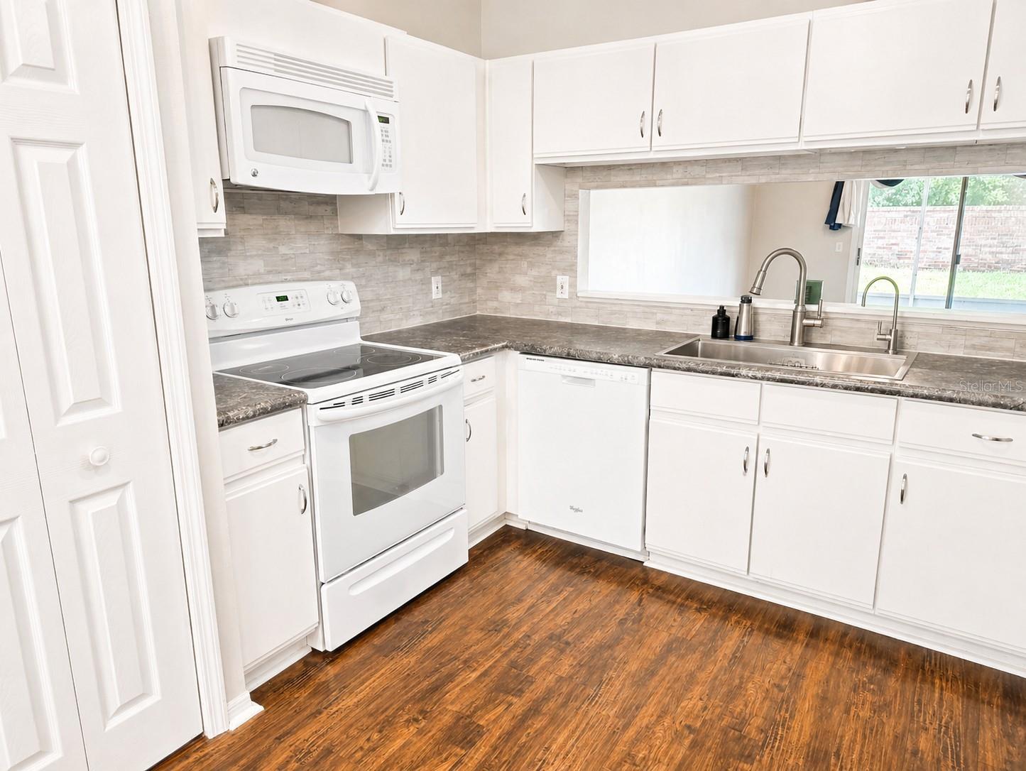 CHASE GROVES UNIT 1 - Residential