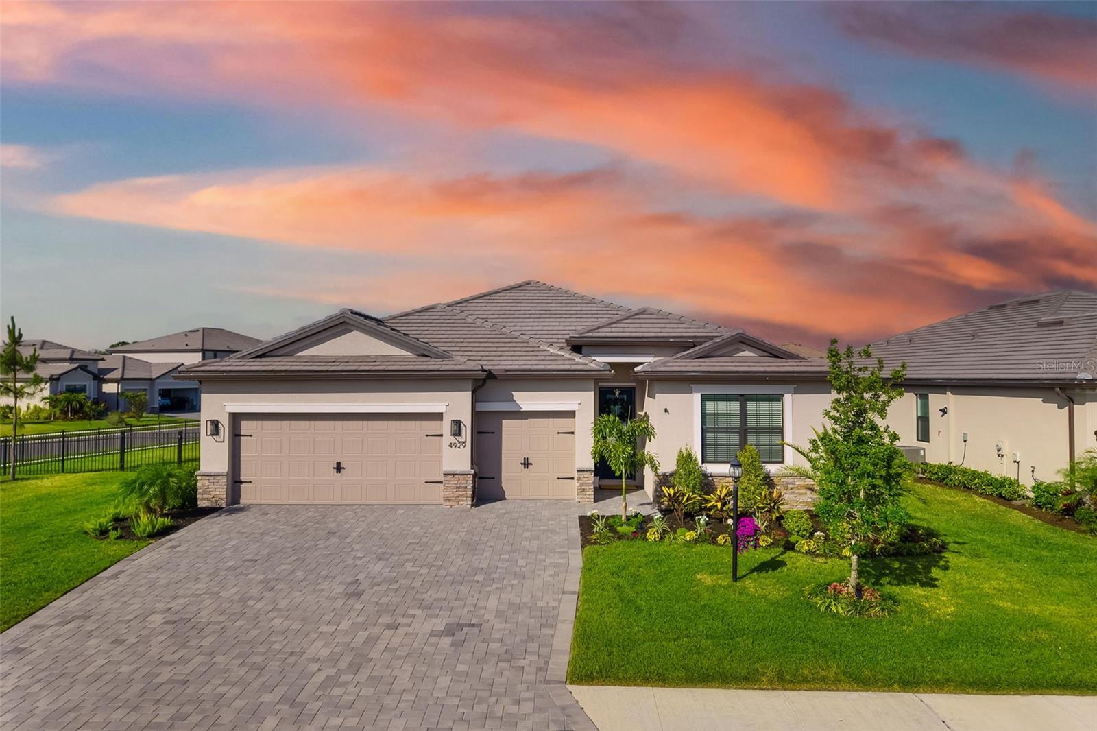 4929 SEAFOAM TRAIL