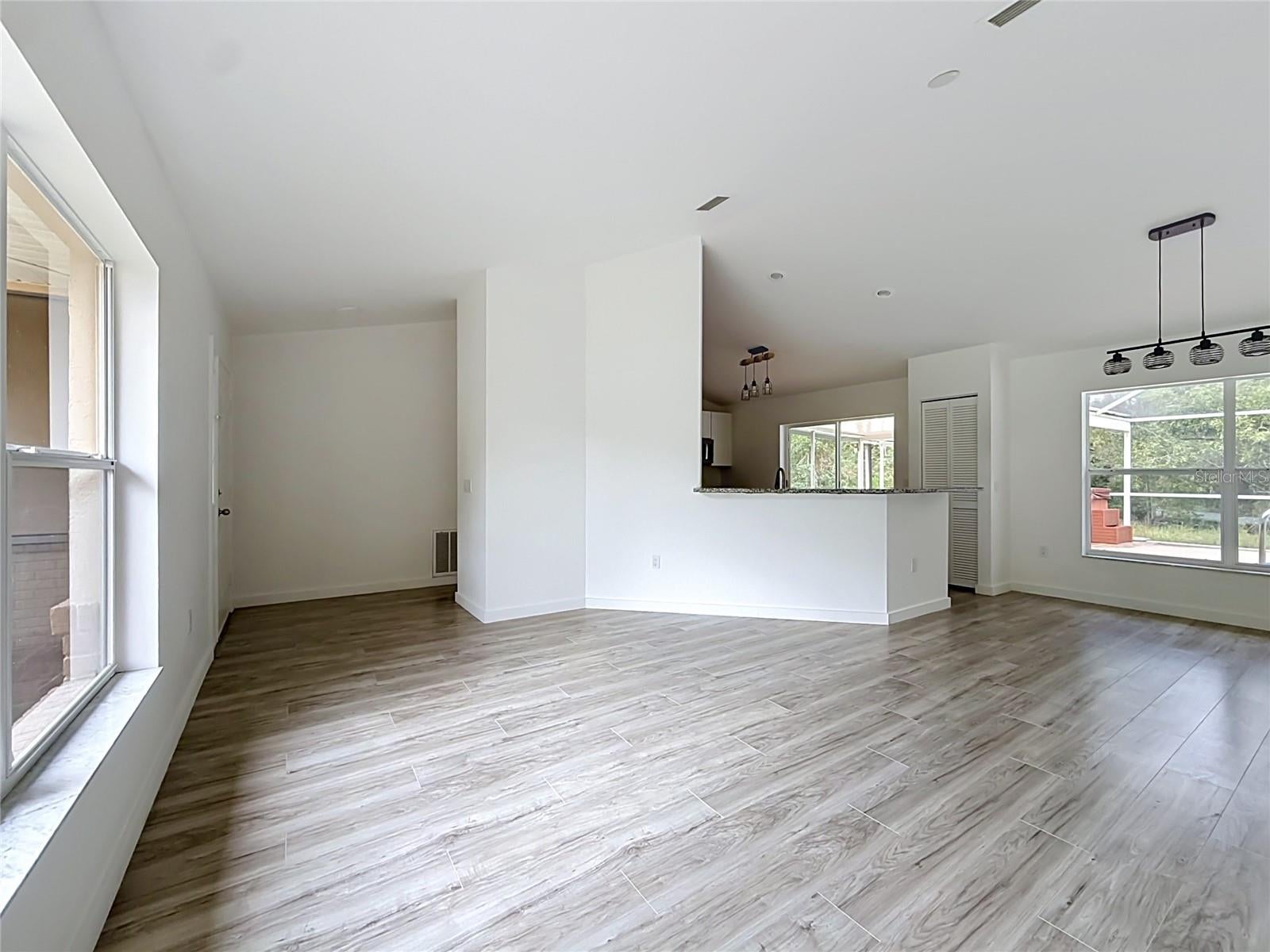 11 CARNATION COURT E