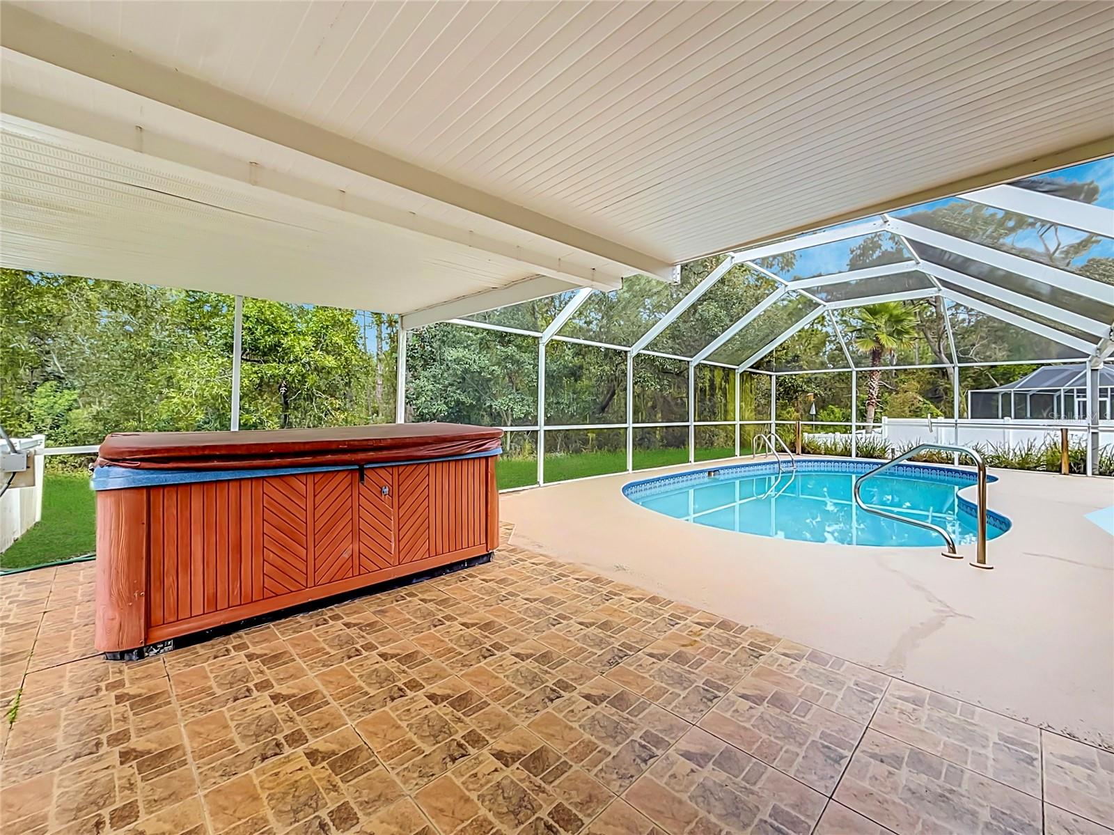 11 CARNATION COURT E