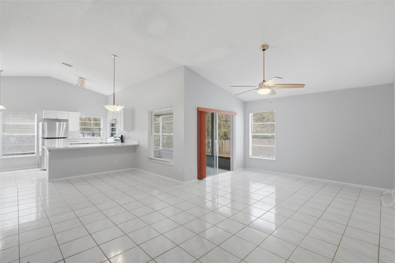 VALENCIA GROVE - Residential