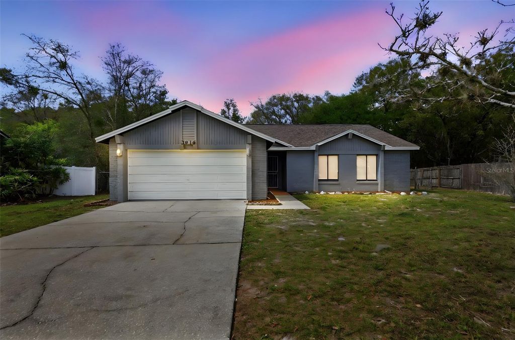 Photo of 3916 Valencia Grove Lane, Orlando, FL 32817 (MLS # O6390980)