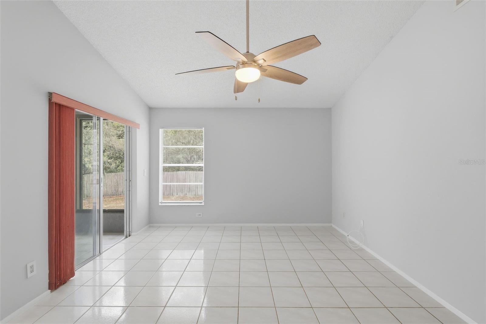 VALENCIA GROVE - Residential