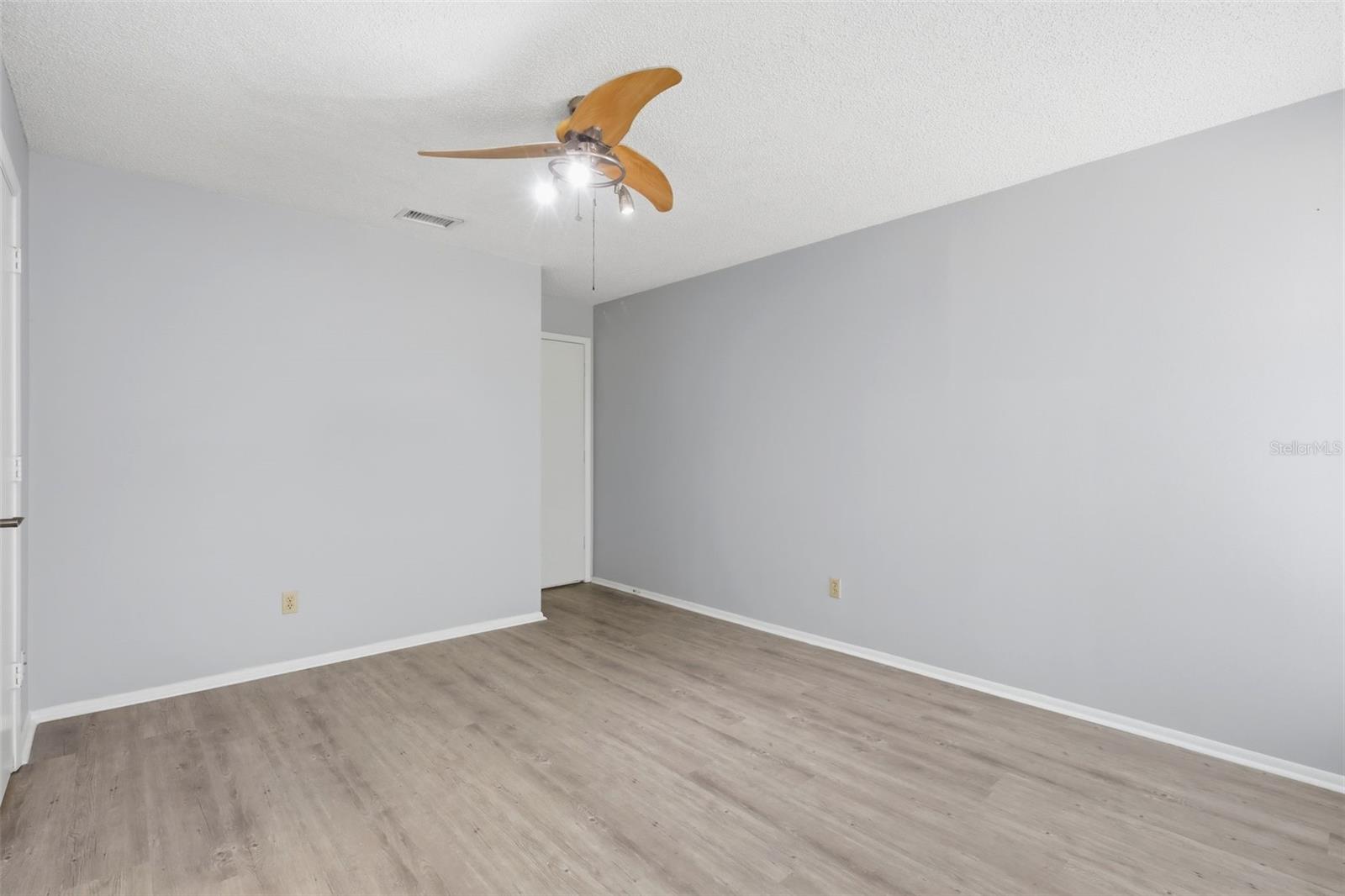 VALENCIA GROVE - Residential