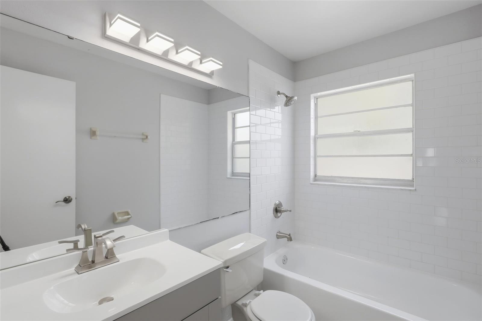 VALENCIA GROVE - Residential