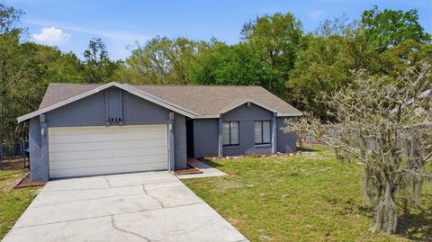 Photo of 3916 Valencia Grove Lane, Orlando, FL 32817 (MLS # O6390980)