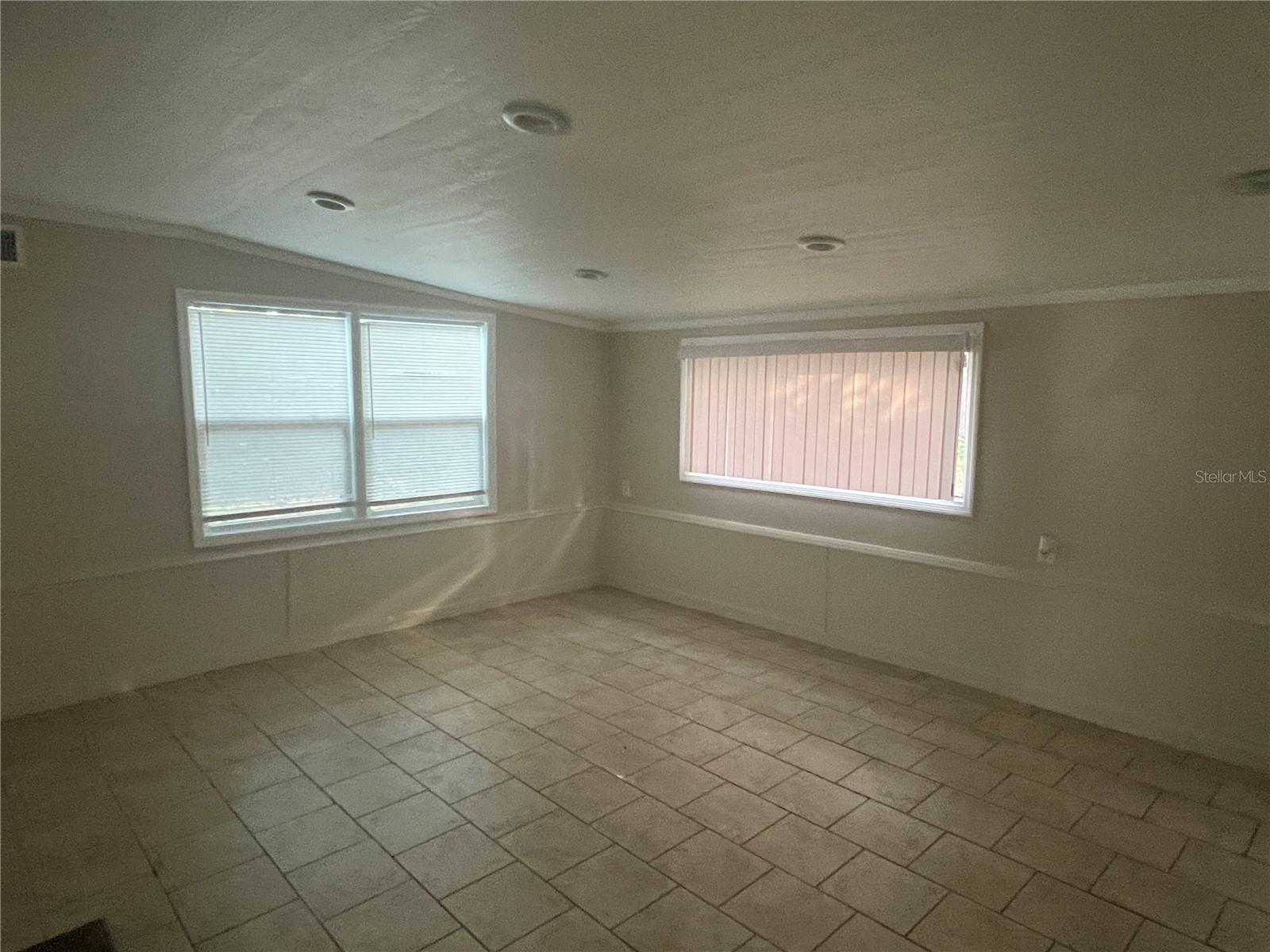 HILLDALE - Residential Lease