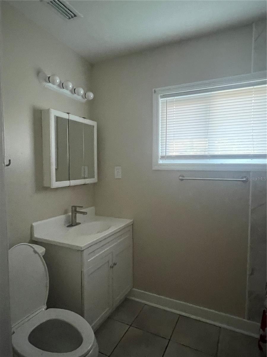 HILLDALE - Residential Lease