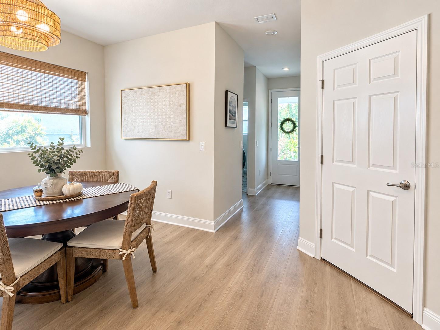 5936 GOLDEN NETTLE DRIVE, APOLLO BEACH, FL, 33572 4 5936 GOLDEN NETTLE DRIVE
