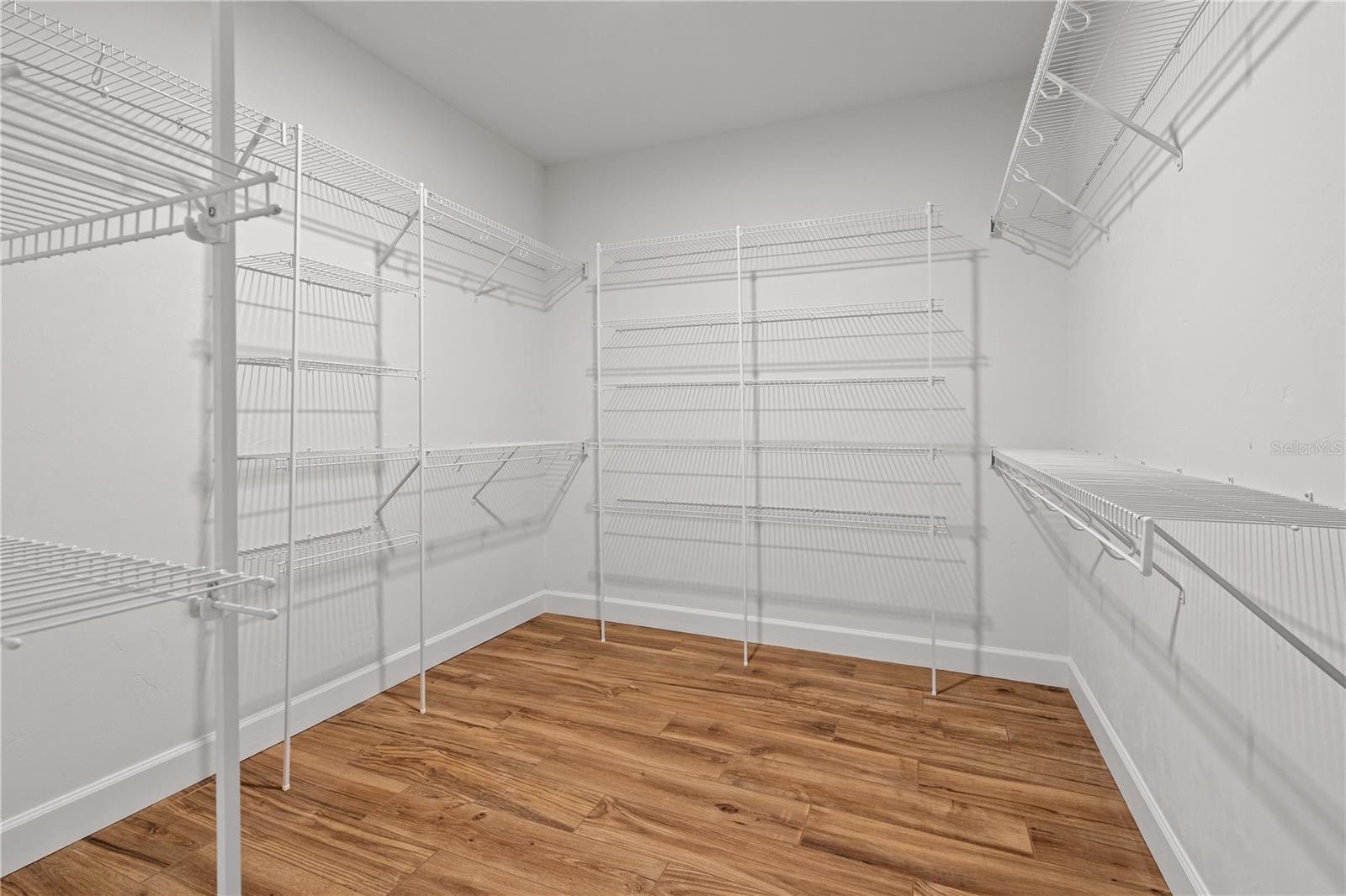 ALOMA ESTATES - Residential