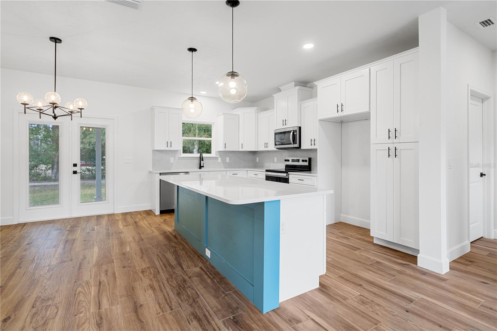 ALOMA ESTATES - Residential