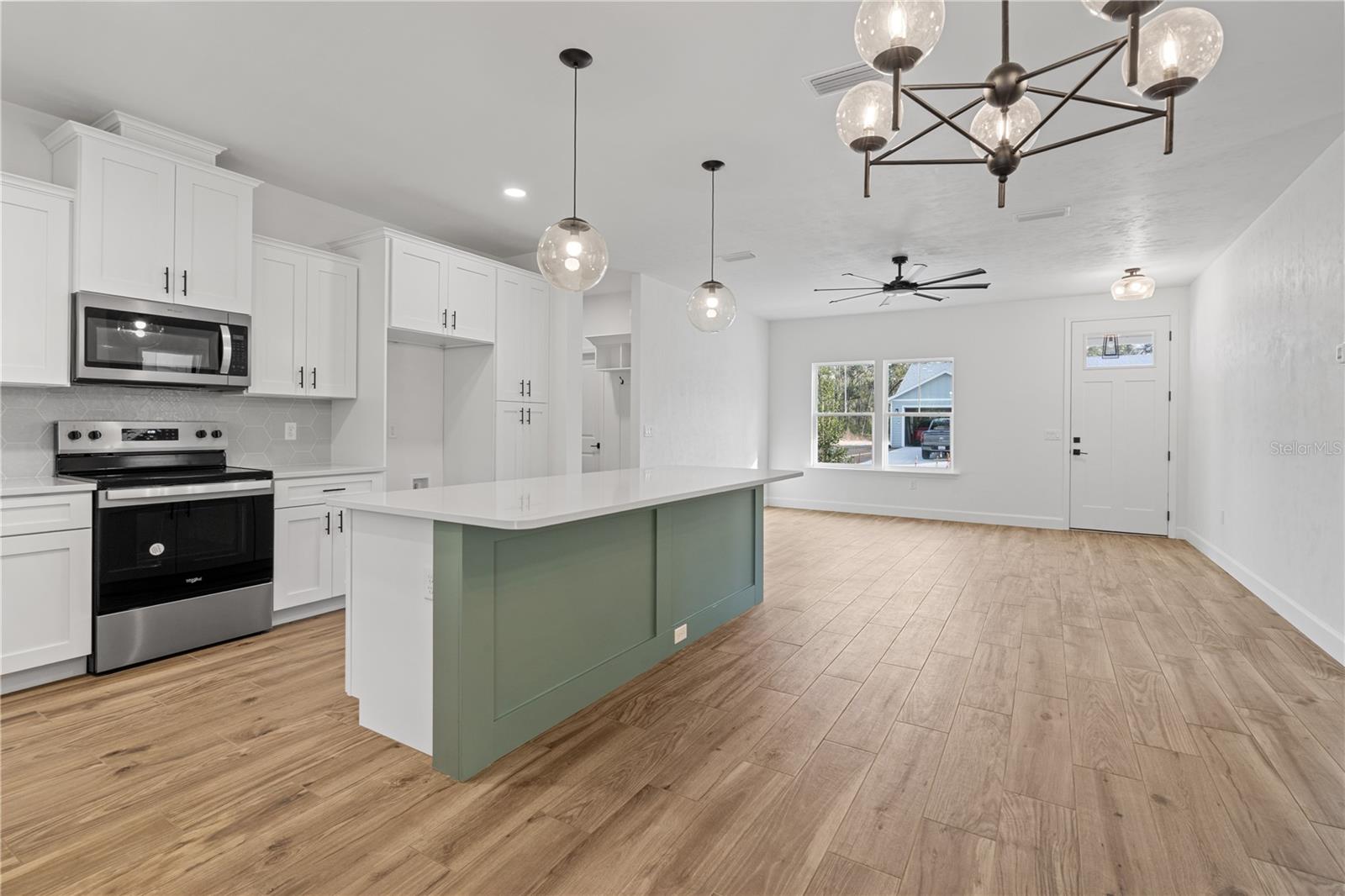 ALOMA ESTATES - Residential