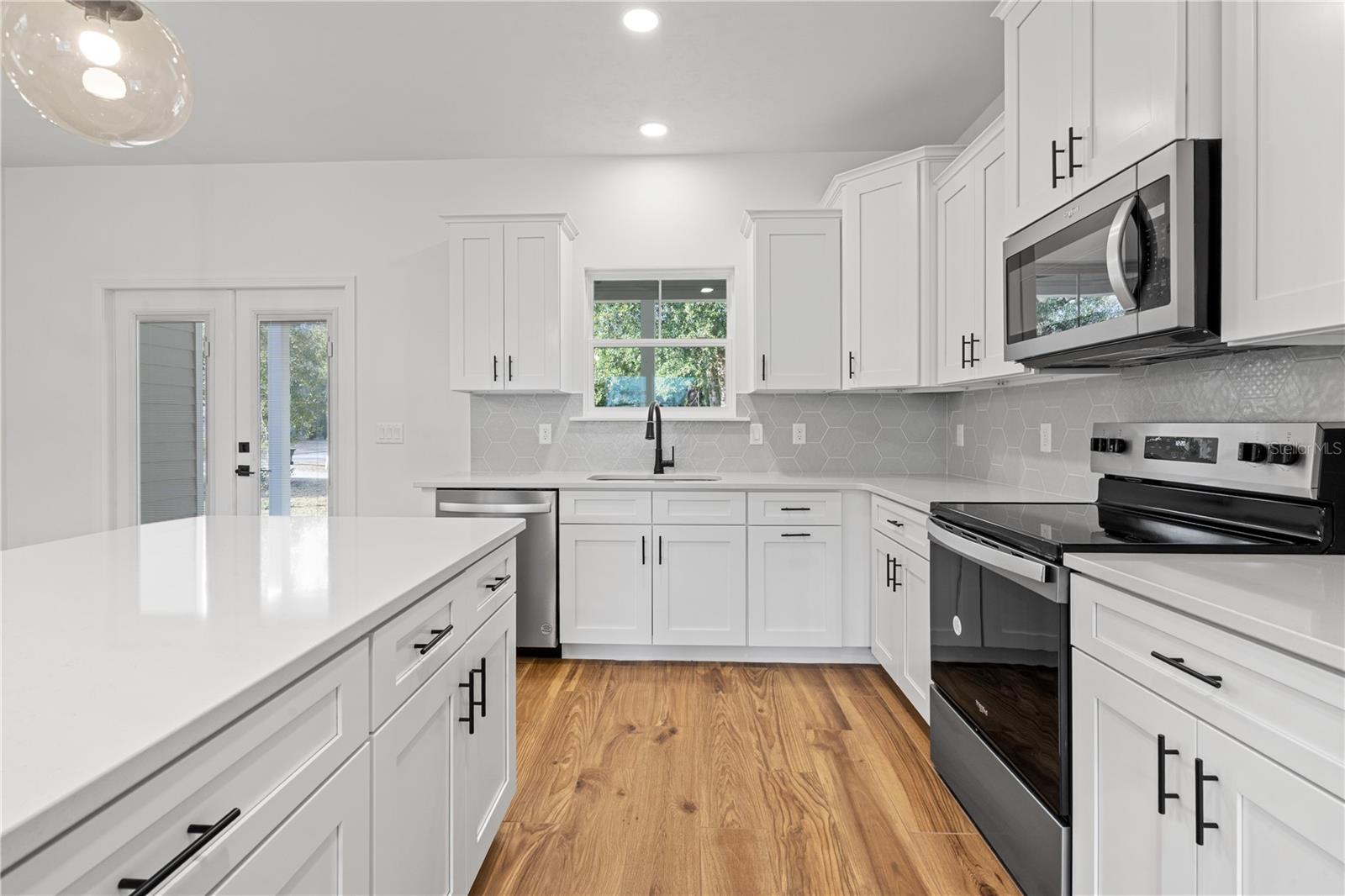 ALOMA ESTATES - Residential