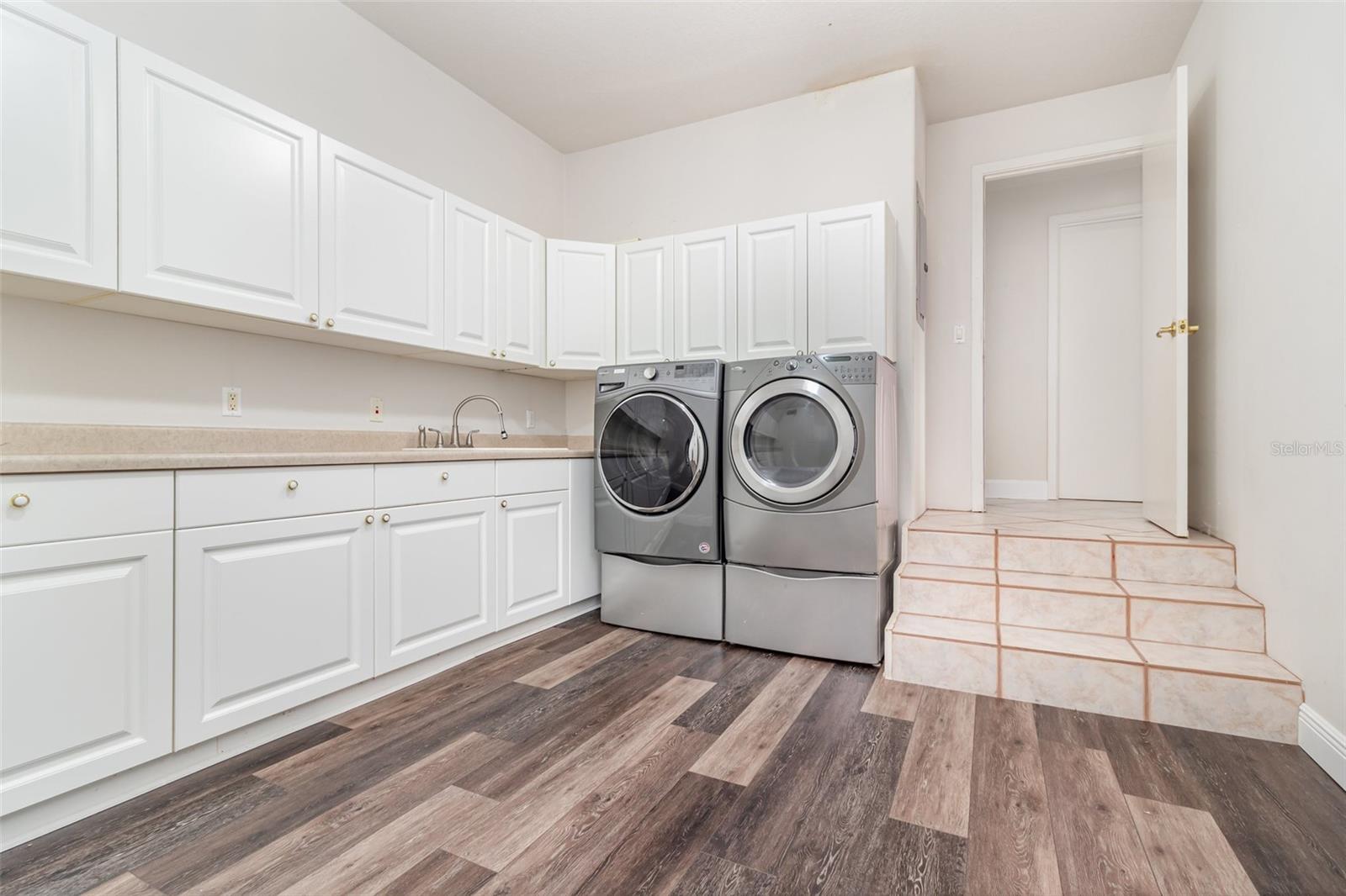 DOWN POINT SUB - Residential