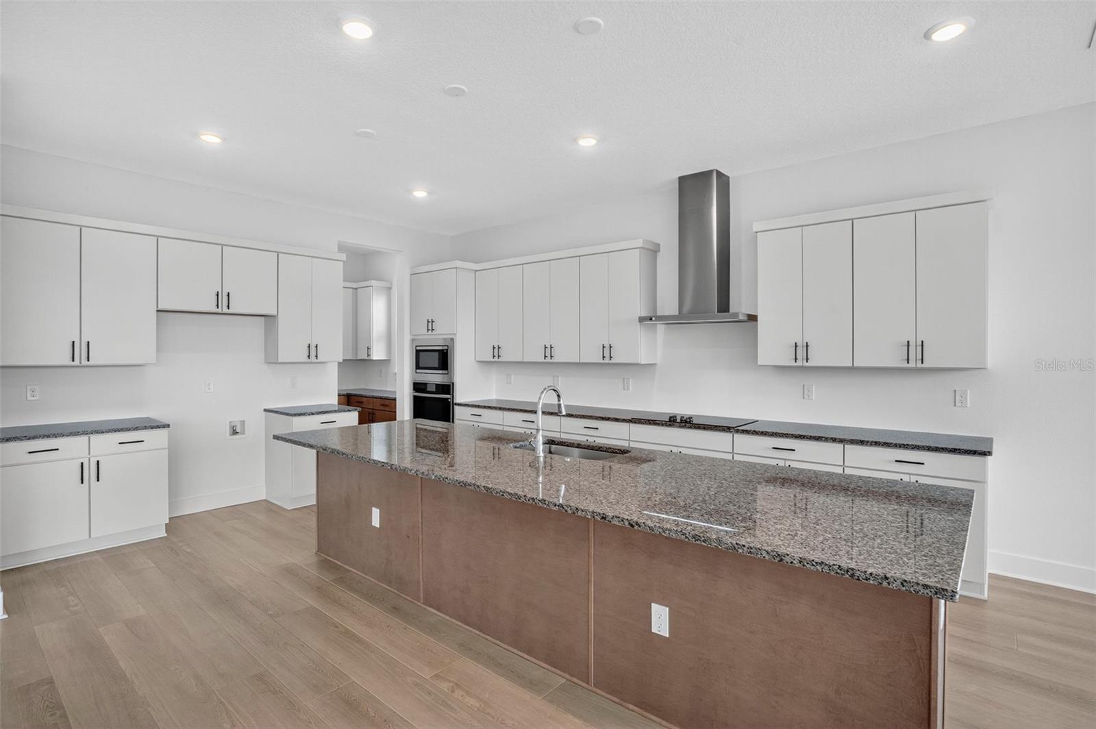PARRISH LAKES - Residential
