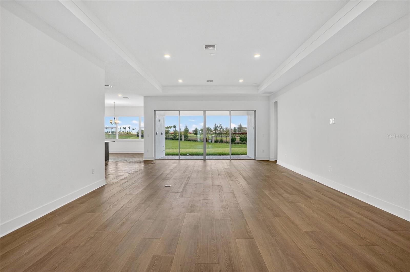 PARRISH LAKES - Residential