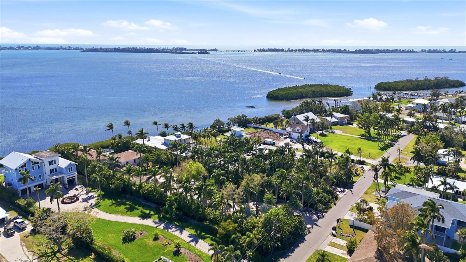 BAY BEACH - Residential