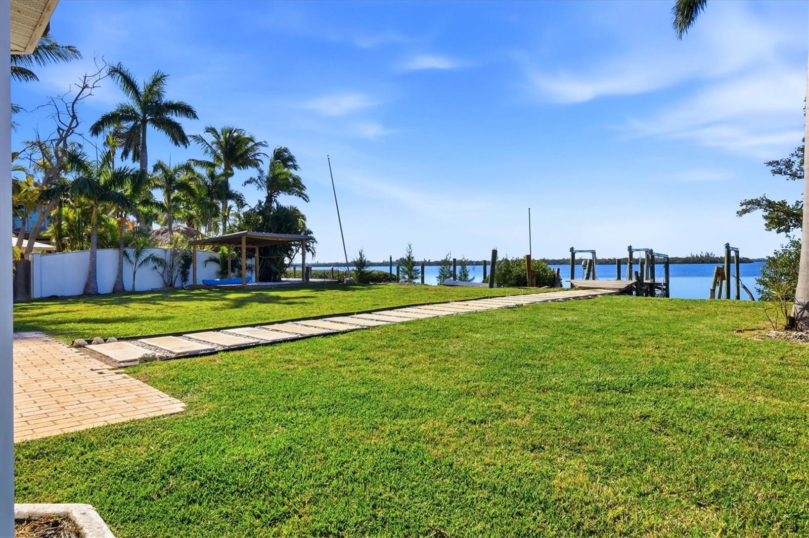 BAY BEACH - Residential