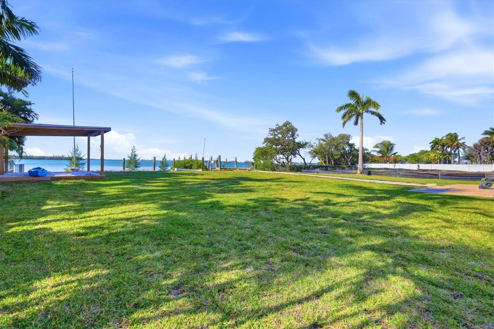 BAY BEACH - Residential