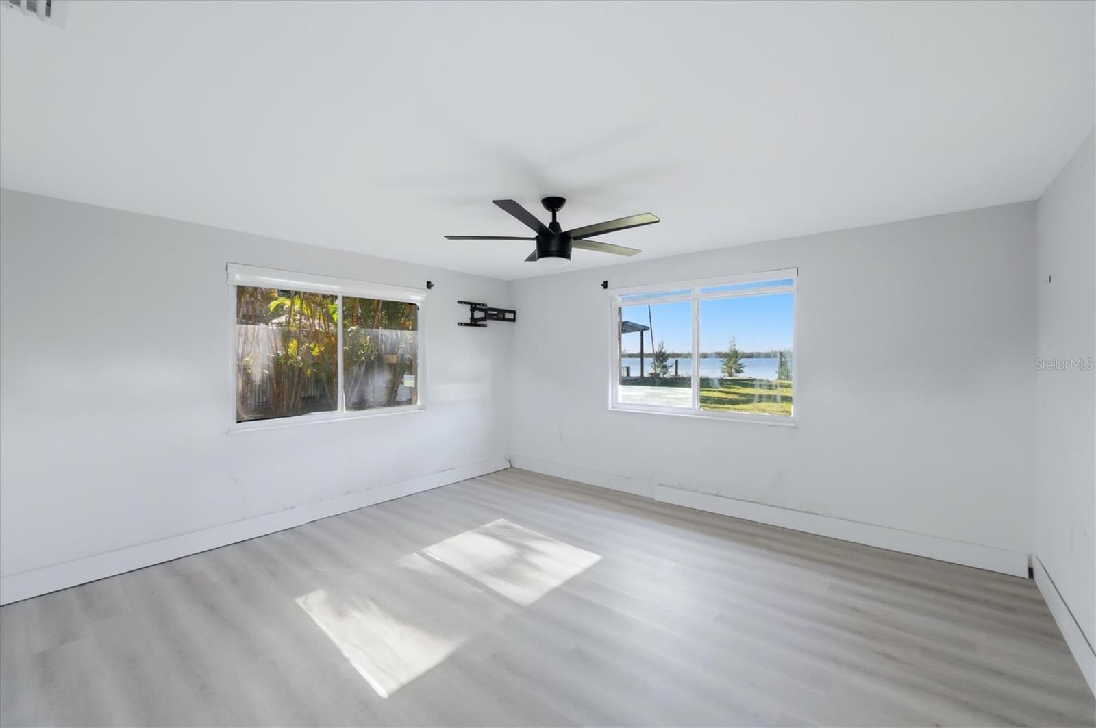 BAY BEACH - Residential