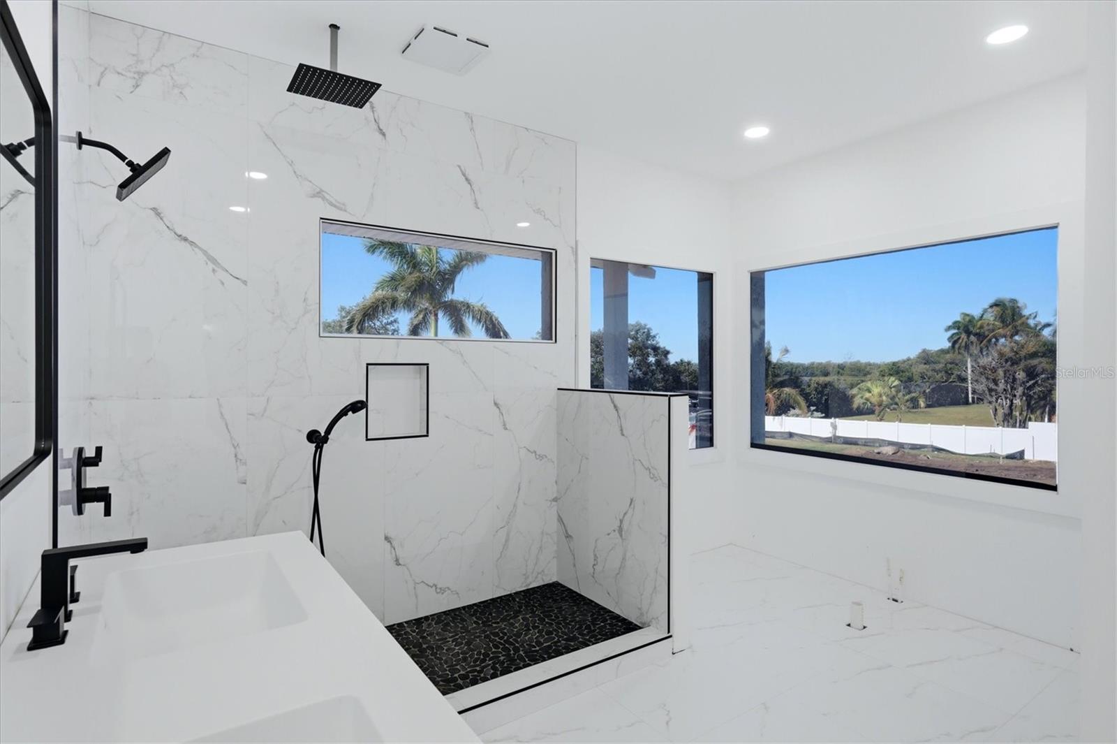 BAY BEACH - Residential