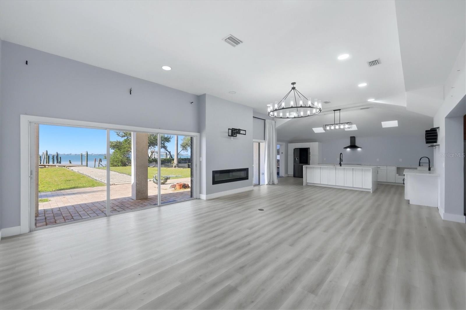 BAY BEACH - Residential