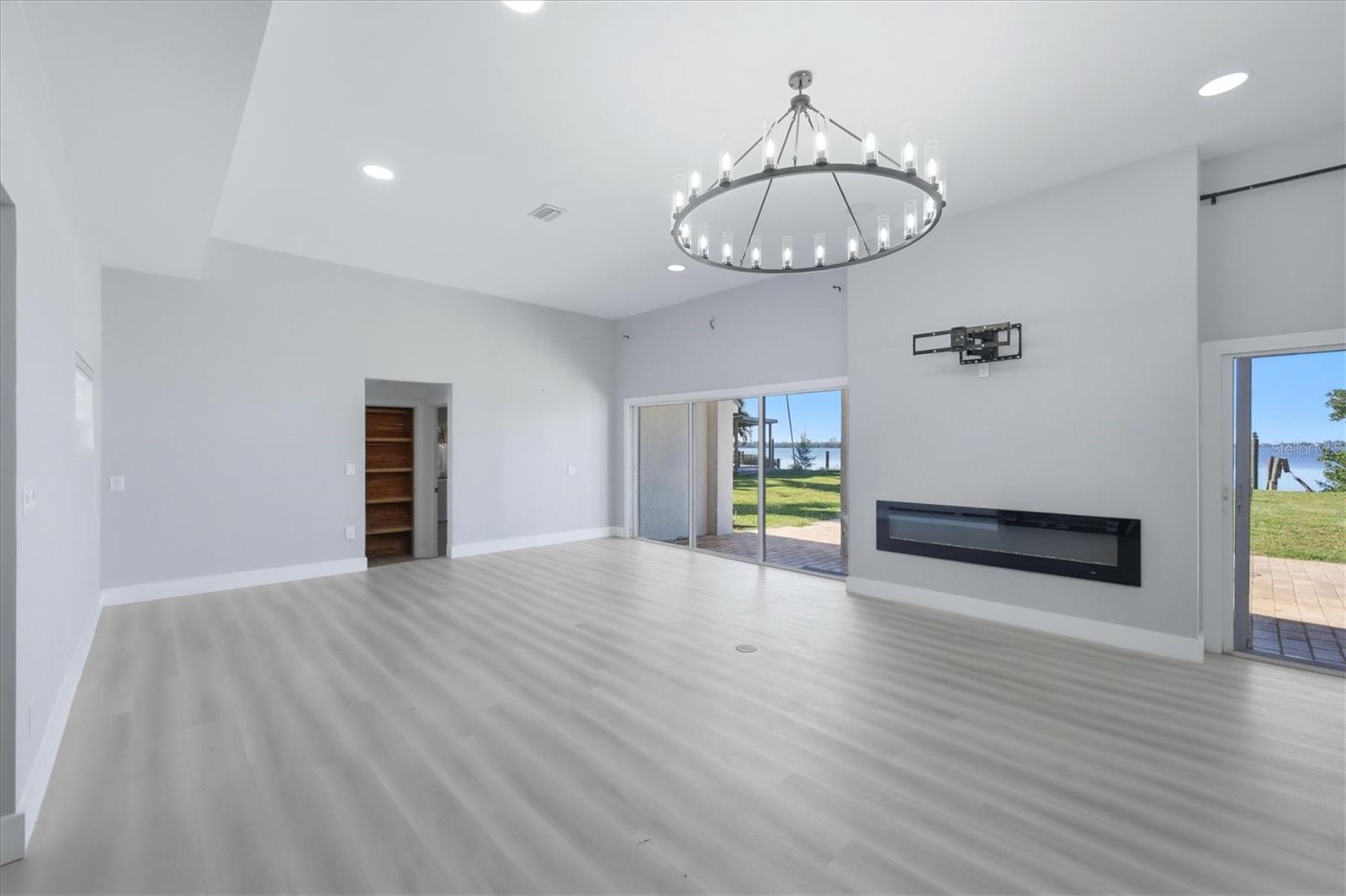 BAY BEACH - Residential