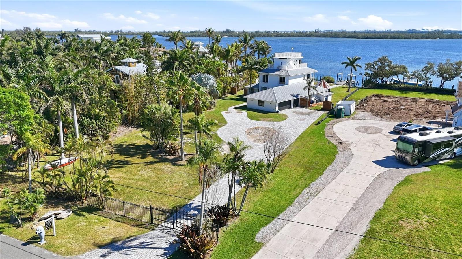 BAY BEACH - Residential