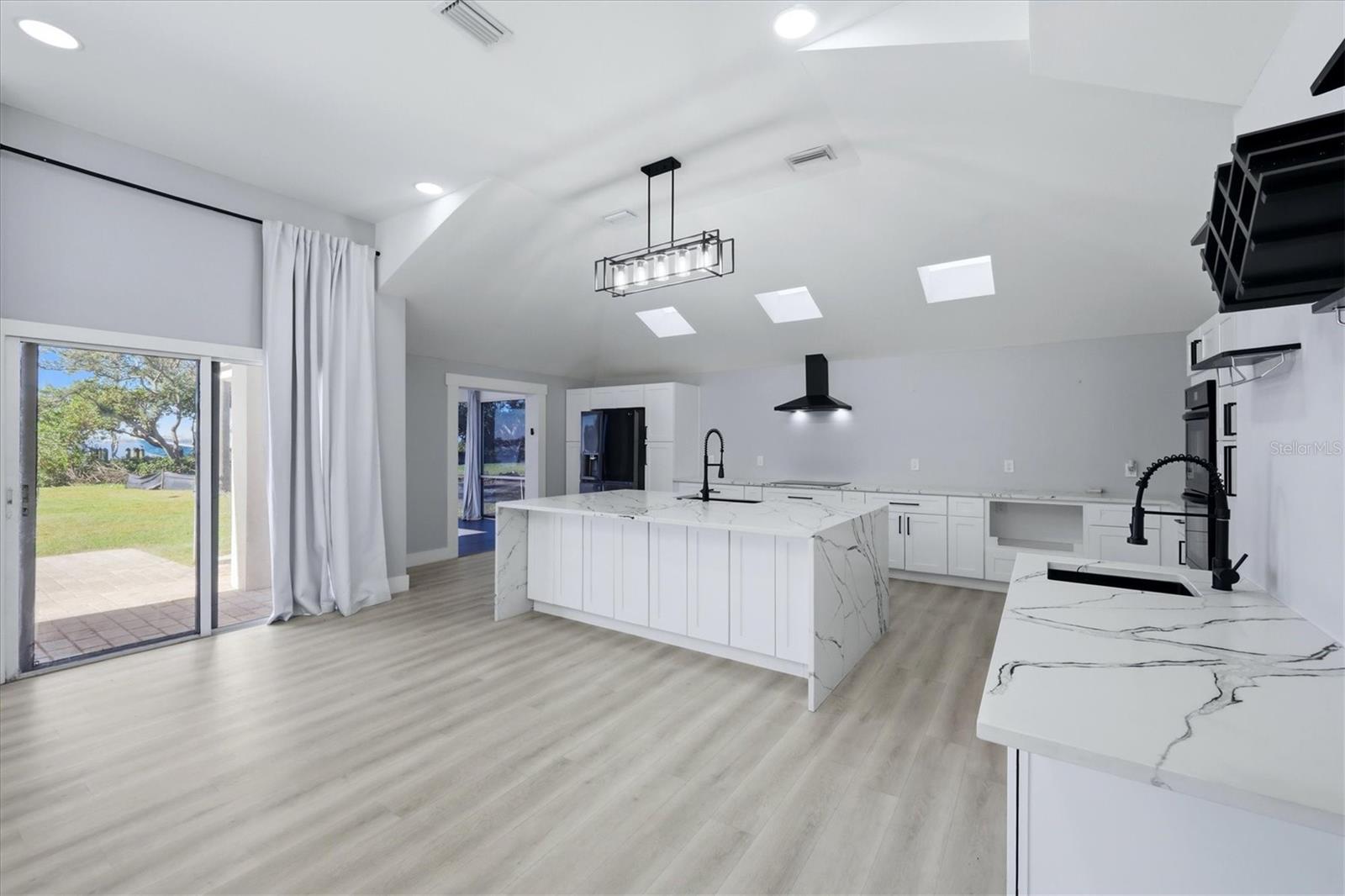 BAY BEACH - Residential