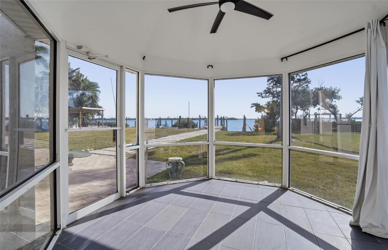 BAY BEACH - Residential