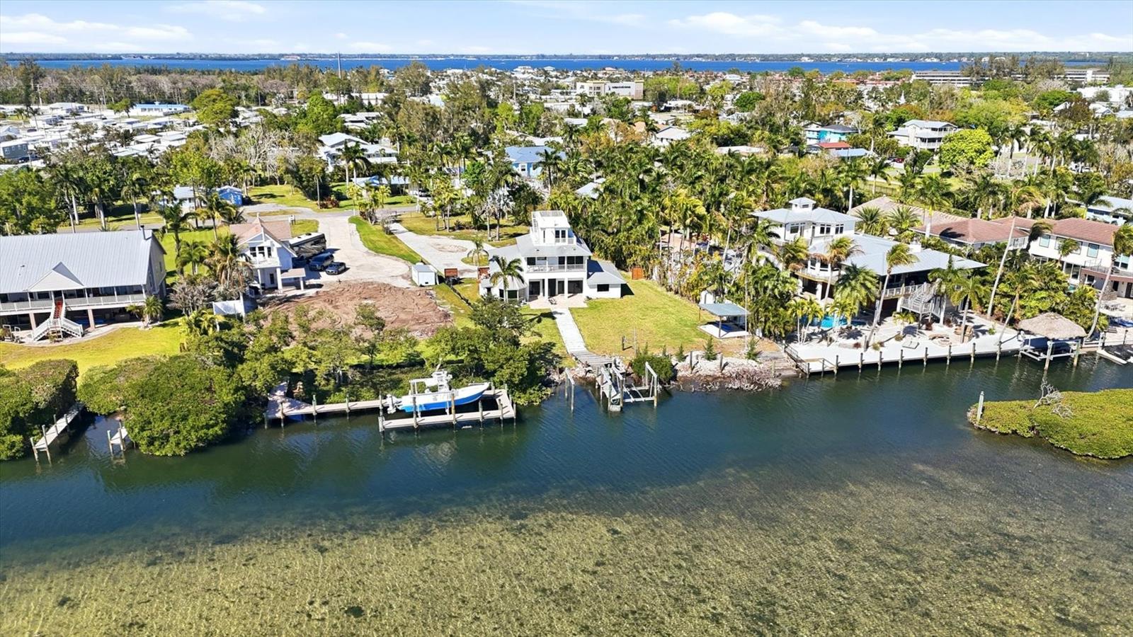 BAY BEACH - Residential