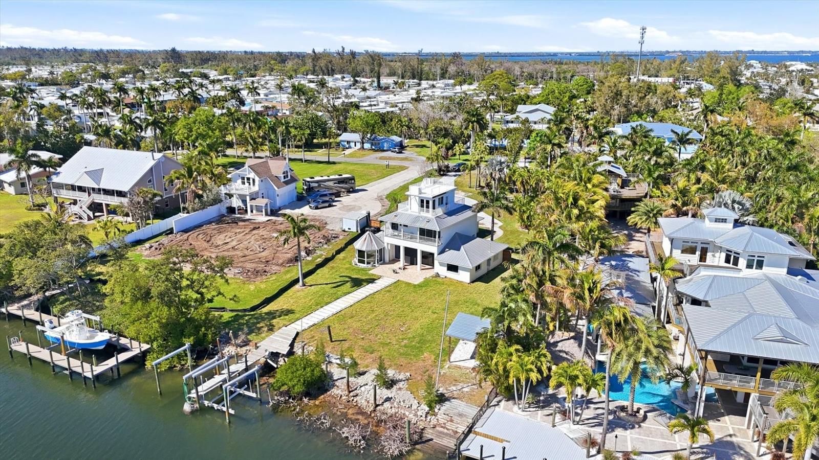 BAY BEACH - Residential