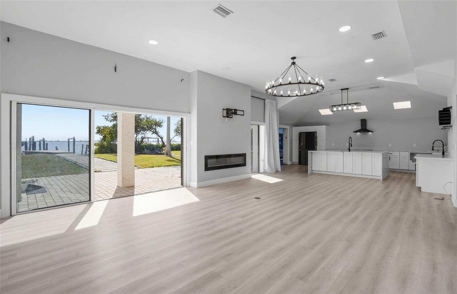 BAY BEACH - Residential