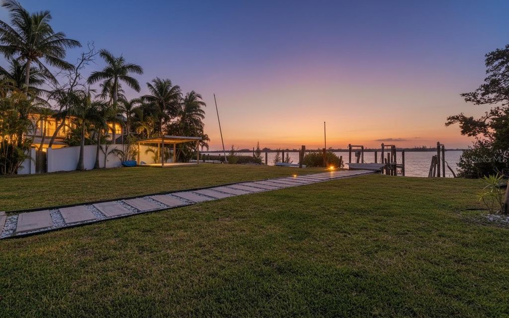 Photo of 10218 46th Avenue W, Bradenton, FL 34210 (MLS # A4686579)